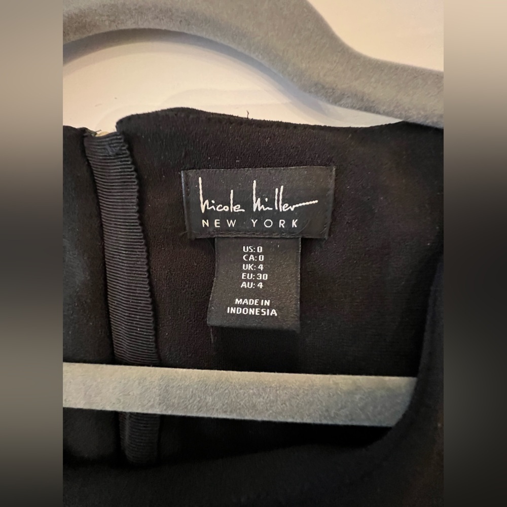 NICOLE MILLER LONG SLEEVE BLACK DRESS. SIZE 0.  UNIQUE OPEN PLEAT SLEEVES - Picture 5 of 9